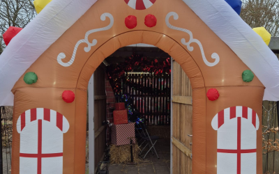 De Kerstman op bezoek bij Raamwerk